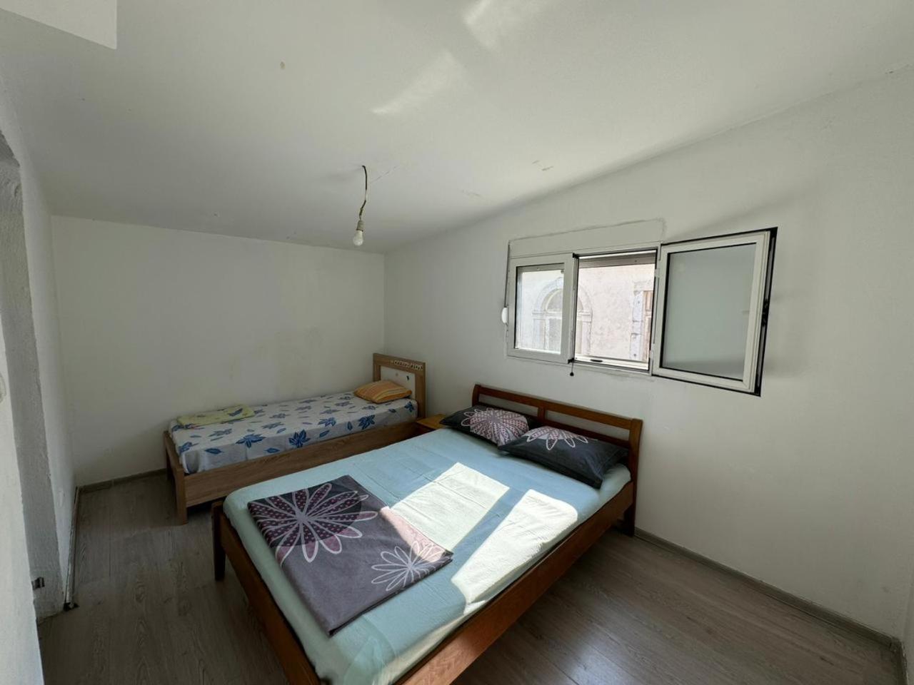 פודגוריצה Vlado Apartments מראה חיצוני תמונה